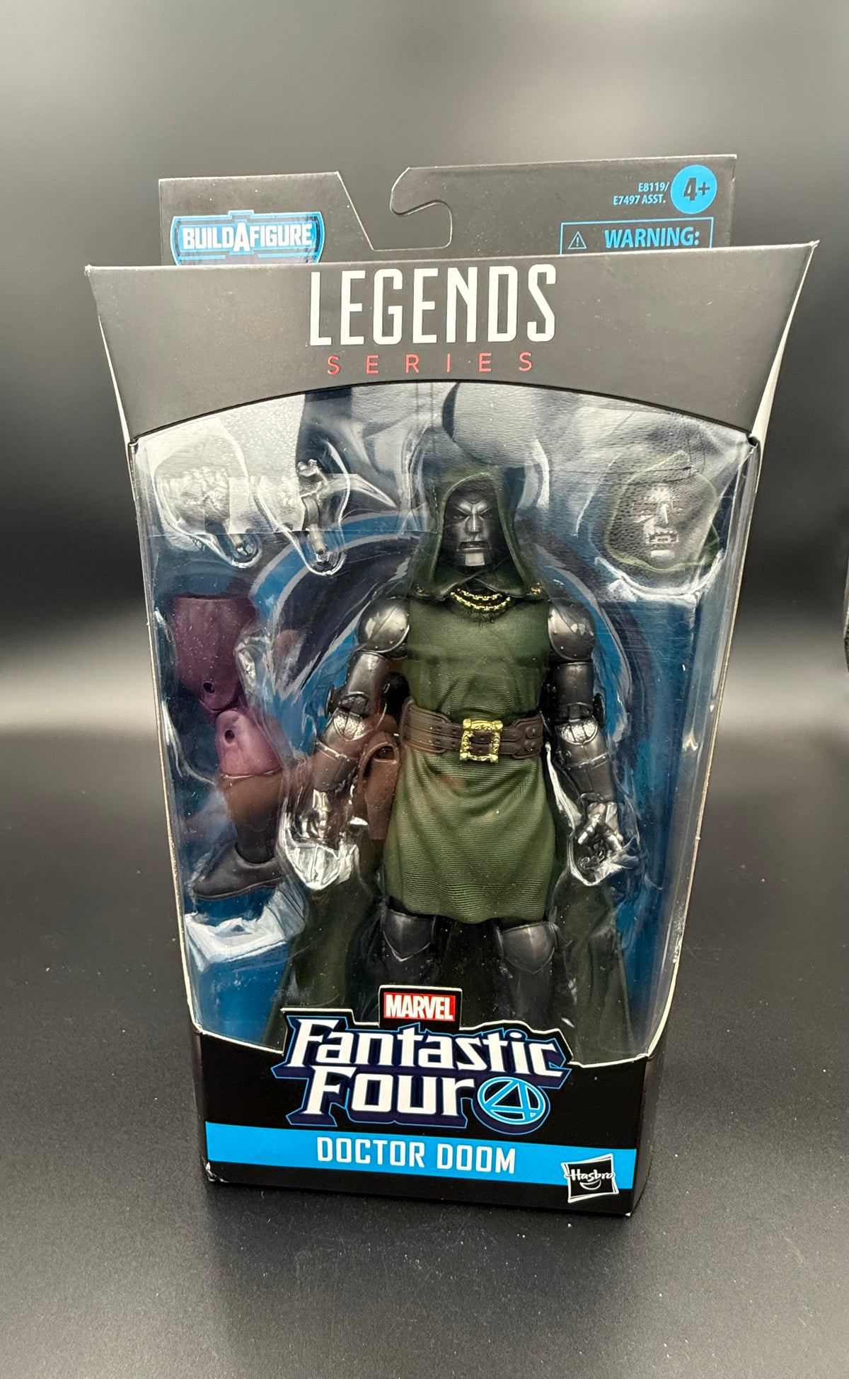Hasbro Marvel legends Dr. doom, super Skrull build a figure wave