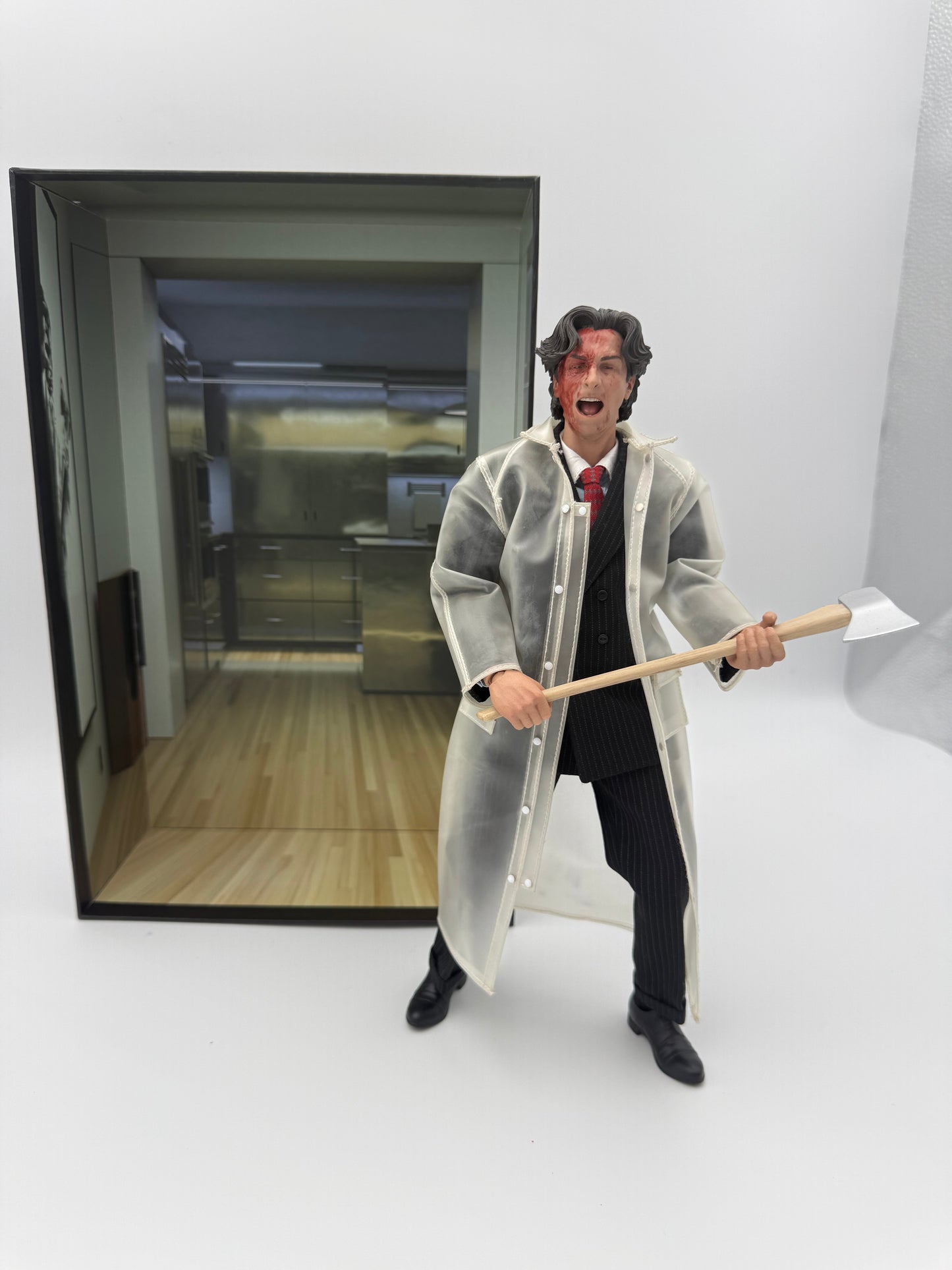 Iconiq Studios American Psycho Patrick Bateman 1/6 Scale Figure IQSS-01 – Complete Opened Displayed